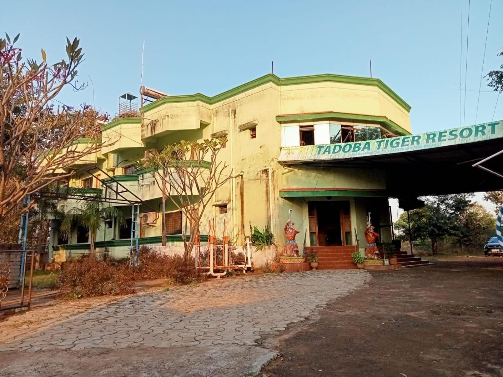 Oyo Flagship Tadoba Tiger Resort Mohurli Esterno foto